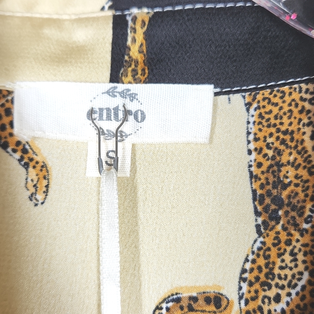 NWT Entro Satin cheetah collared button up top colorblock Womens Size Small - Picture 6 of 7